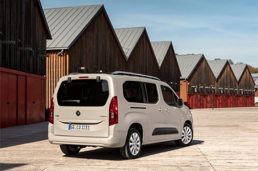  Opel Combo Life XL Turbo D 2018 года  (фото 16 из 30)